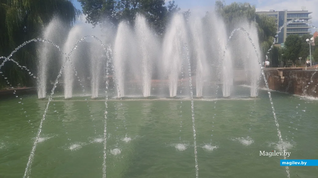 Июль 2023 г. Могилев, фонтан у Китайской стены.