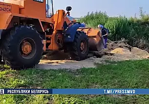 В Чериковском районе милиционеры спасли почти 700 кг зерна (видео)