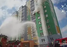 В Могилеве 3 августа горел балкон многоэтажки. Из квартиры спасли троих детей (есть видео)