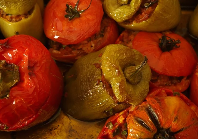 Не только фарш и рис: чем еще можно начинить фаршированный перец