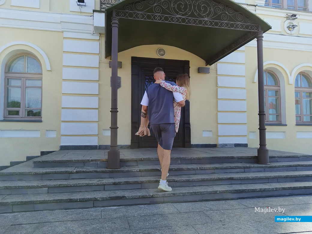 ЗАГС, Могилев. 04.08. 2023 г. Елизавета и Михаил Попковы. В Новый год Михаил очень романтично сделал предложение Елизавете стать его женой.