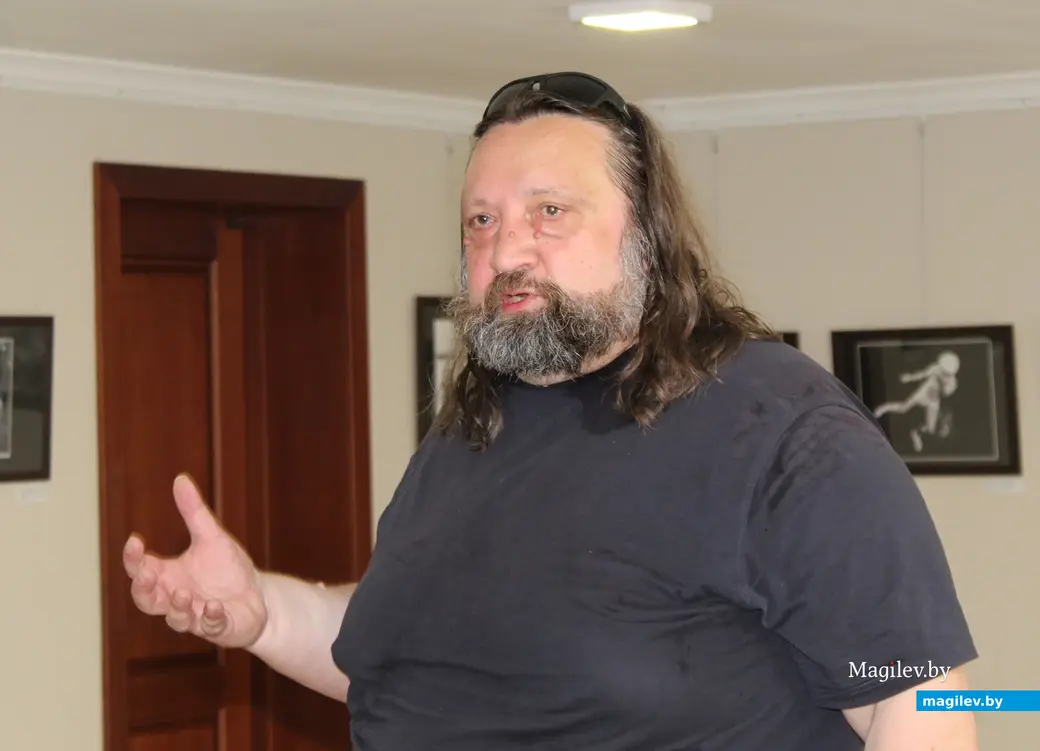 На выставке «Фотографика-73». Могилев. Музей Бялыницкого-Бирули. Август 2023-го. Фотограф Александр Ченцов.