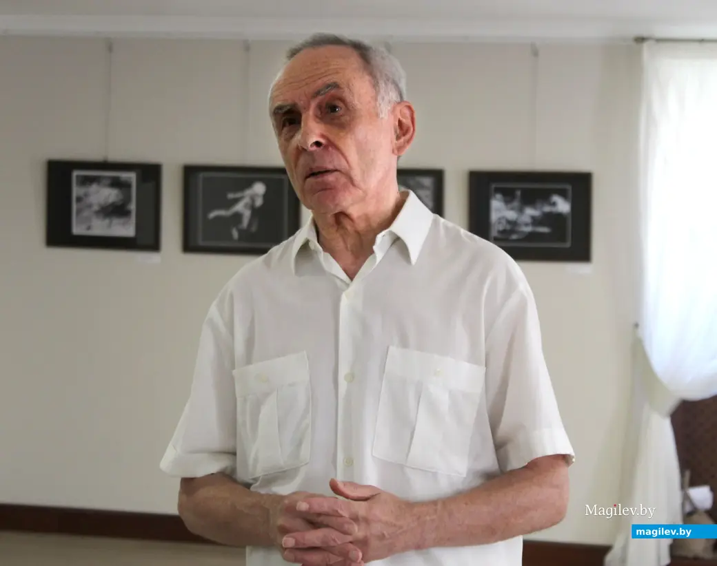 На выставке «Фотографика-73». Могилев. Музей Бялыницкого-Бирули. Август 2023-го. Фотограф Виктор Бутра.