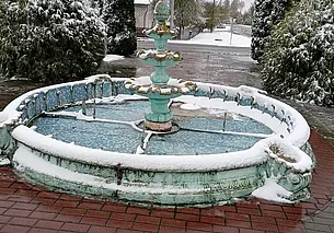 Необычный лот: на аукционе продают фонтан в Круглом