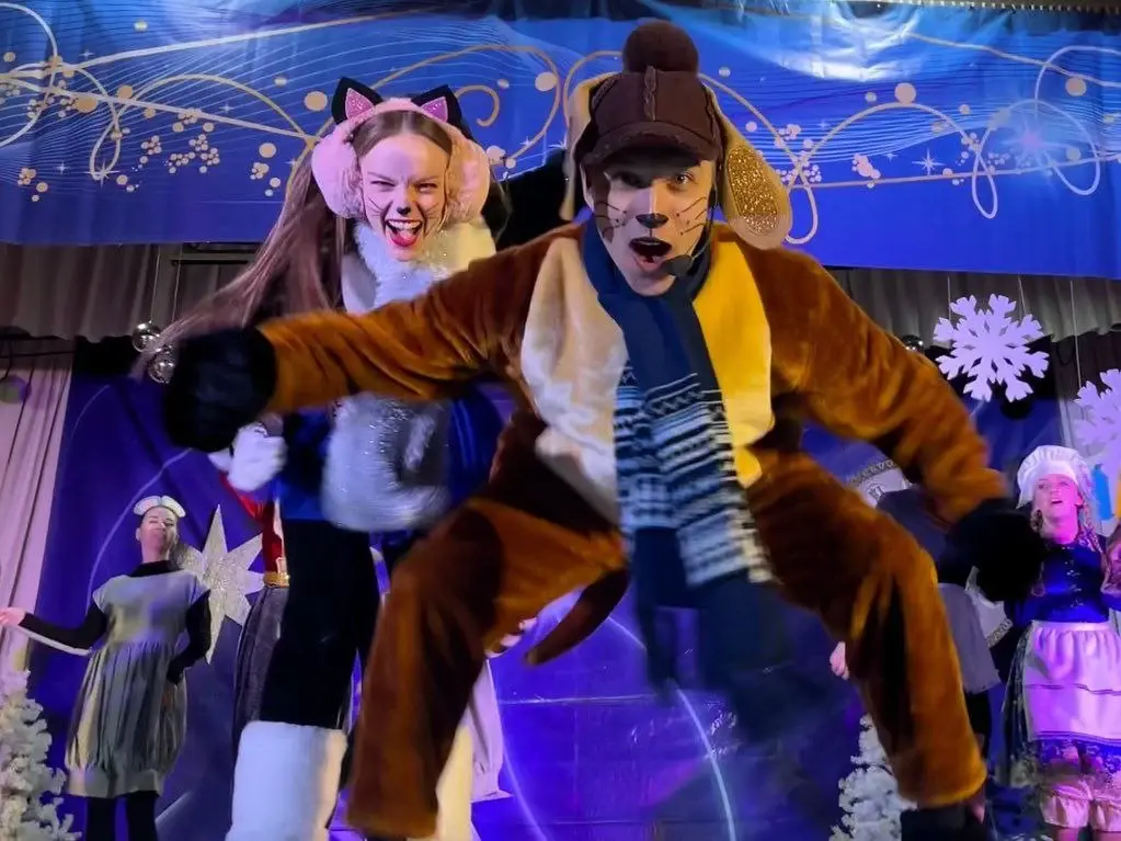 Декабрь 2023 года. Музыкальная сказка «Новогодние приключения Барбоса и Мурки» Могилевской филармонии.