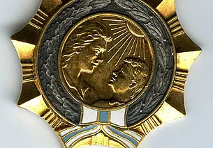 Орден Матери теперь будут давать только женщинам с высокими нравственными качествами