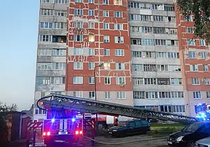 В Могилеве произошел пожар на балконе девятиэтажки : по автолестнице эвакуировали гостя