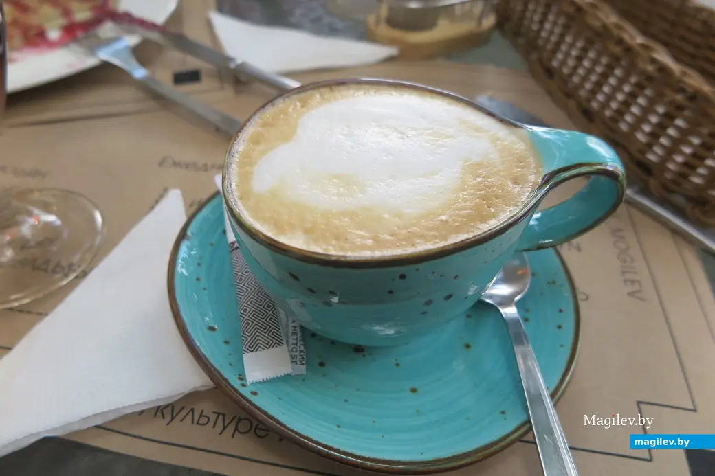 Июль 2023 г. Могилев, рестобар «Колетт». А с кофе растягивала удовольствие.