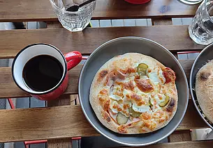 Вкусная смаженка и безлимитный кофе. Пообедали в DaGrill с видом на Первомайскую