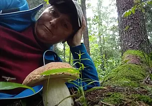Подосиновик весом 800 грамм, грибалка на хуторе и юный грибник. Наш фотоконкурс продолжается
