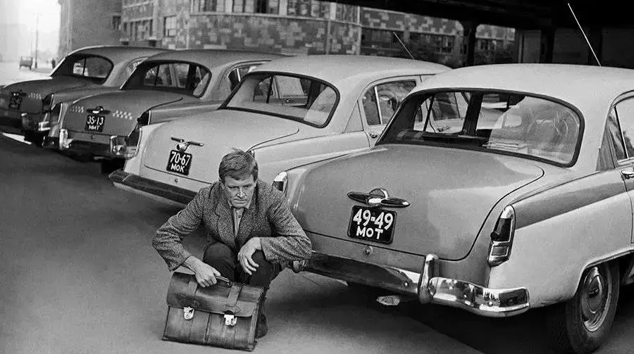 Кадр из фильма «Берегись автомобиля».