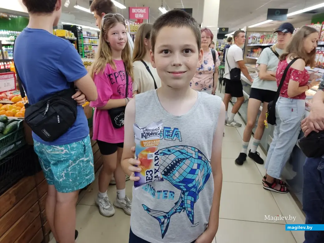 Пятиклассник Денис оценил новинку на «пять». Могилев, 17.08.2023 г.