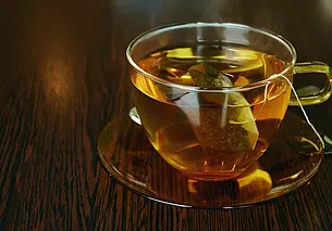 Не только пить: три классных бьюти-рецепта на основе чайной заварки