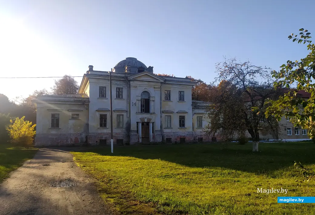 Усадьба Толстых в д.Грудиновка Быховского района Могилевской области.