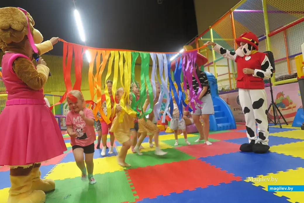 Август 2023 г. Могилев, развлекательный центр «Журавлик» на пр. Мира. К детям приехал «Щенячий патруль»!