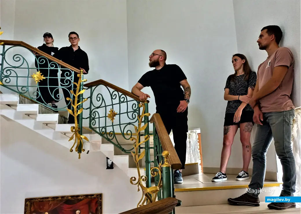 До открытия выставки осталось 5 минут. Могилев, городская Ратуша, 25.08.2023 г.