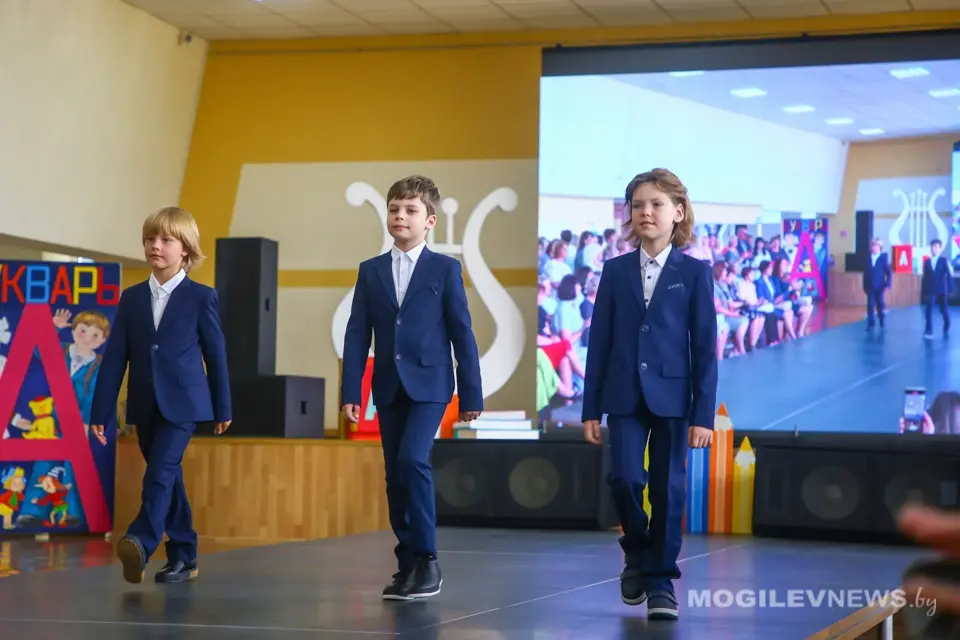 Могилев, 25 августа, 2023 года. Областная августовская конференция педагогических работников. Показ коллекций школьной одежды белорусских производителей. Фото: