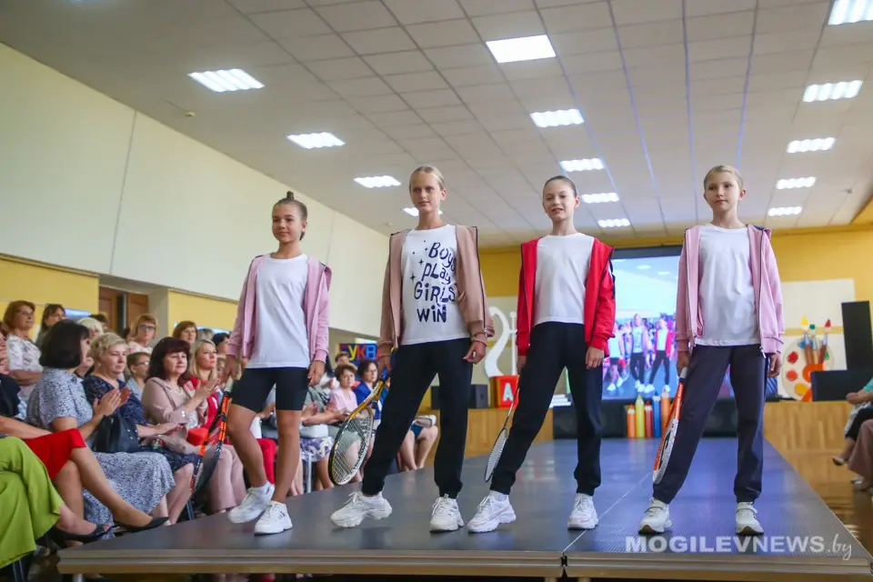 Могилев, 25 августа, 2023 года. Областная августовская конференция педагогических работников. Показ коллекций школьной одежды белорусских производителей. Фото: