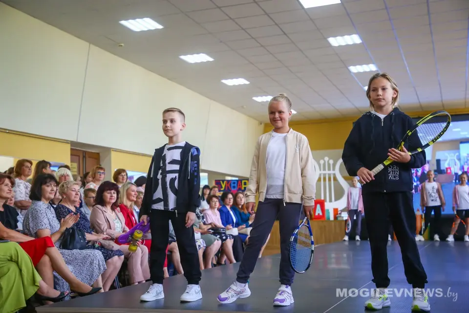 Могилев, 25 августа, 2023 года. Областная августовская конференция педагогических работников. Показ коллекций школьной одежды белорусских производителей. Фото: