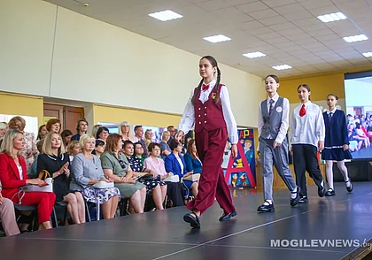 В Могилеве прошел показ коллекций школьной одежды белорусских производителей. Фотофакт