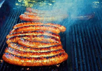 Что не стоит есть в жару: эти продукты летом лучше исключить из рациона