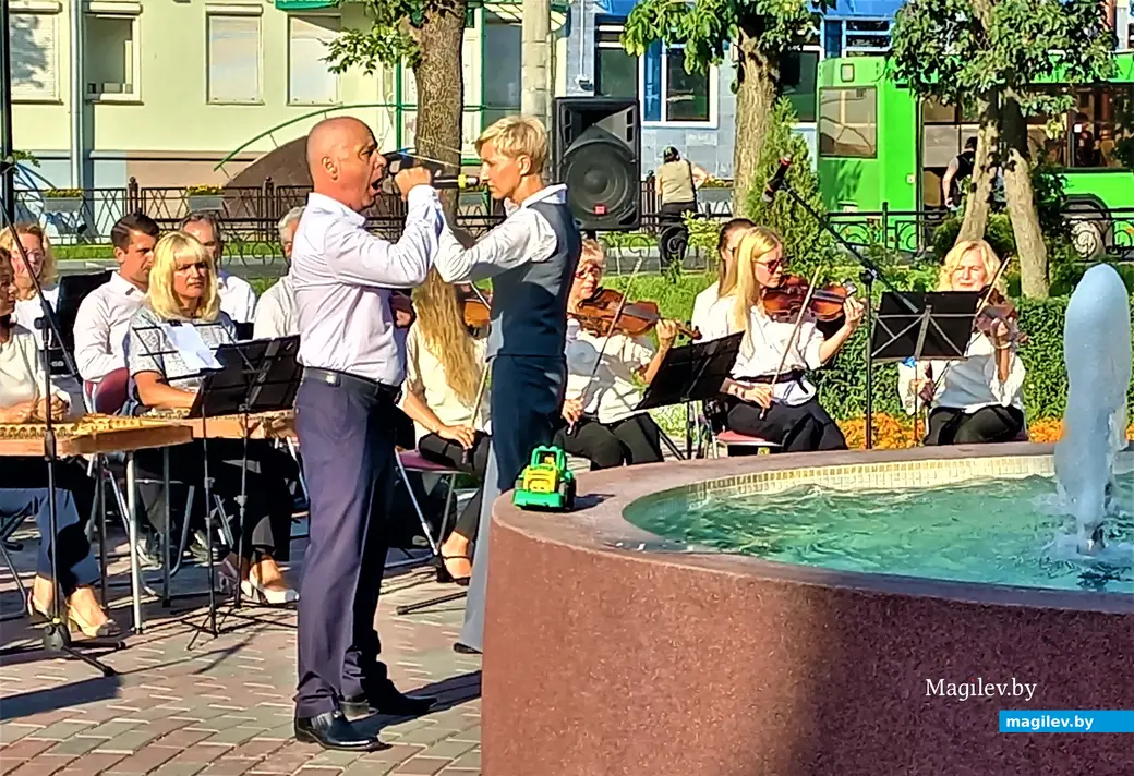 Концерт оркестра и солистов Могилевской детской школы искусств № 3 имени М. Н. Солдатова. Театральный сквер, 27.08.2023 г.