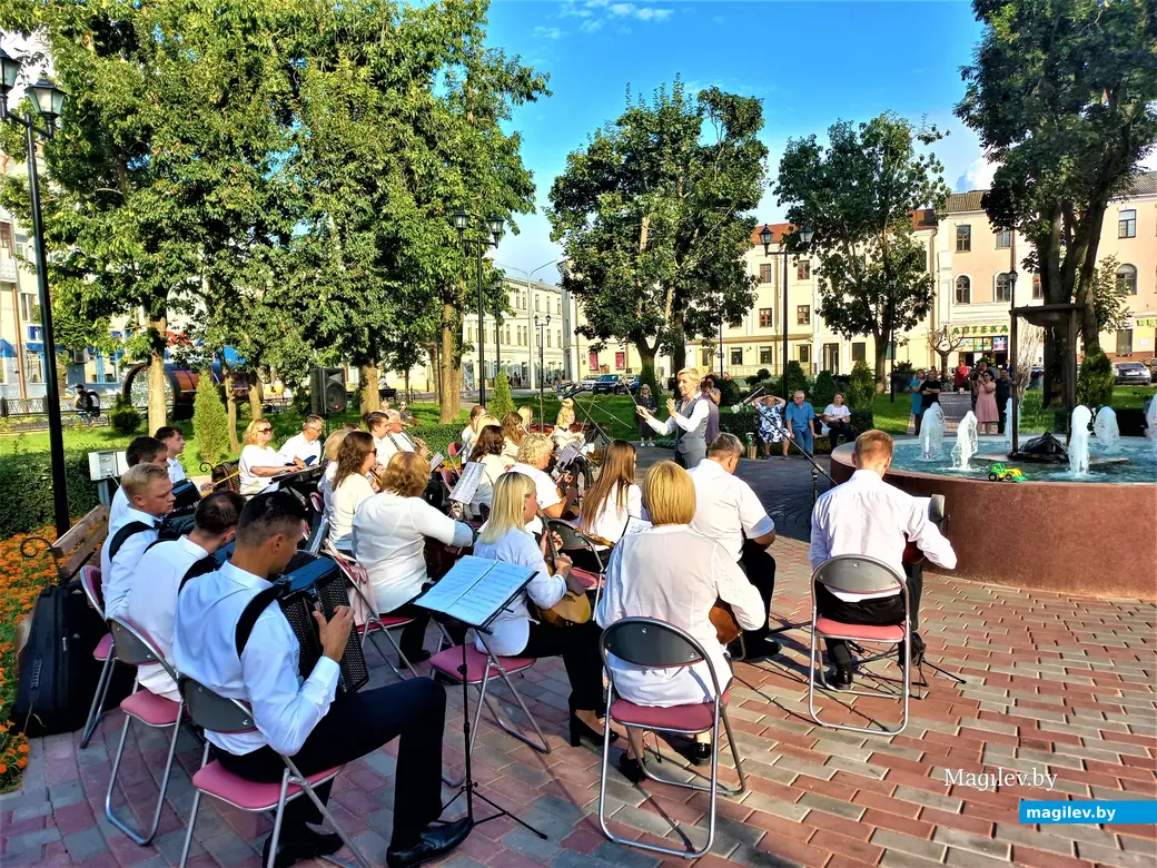 Концерт оркестра и солистов Могилевской детской школы искусств № 3 имени М. Н. Солдатова. Театральный сквер, 27.08.2023 г.