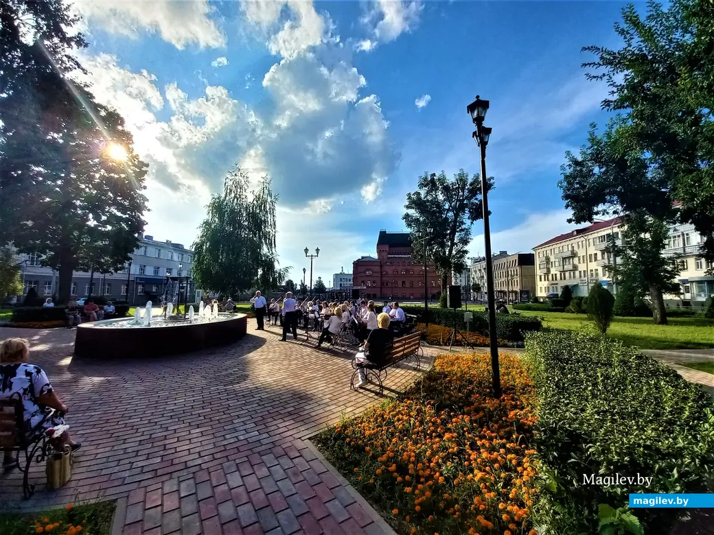 Концерт оркестра и солистов Могилевской детской школы искусств № 3 имени М. Н. Солдатова. Театральный сквер, 27.08.2023 г.