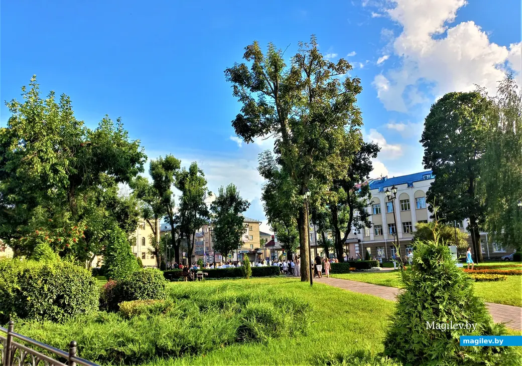 Концерт оркестра и солистов Могилевской детской школы искусств № 3 имени М. Н. Солдатова. Театральный сквер, 27.08.2023 г.