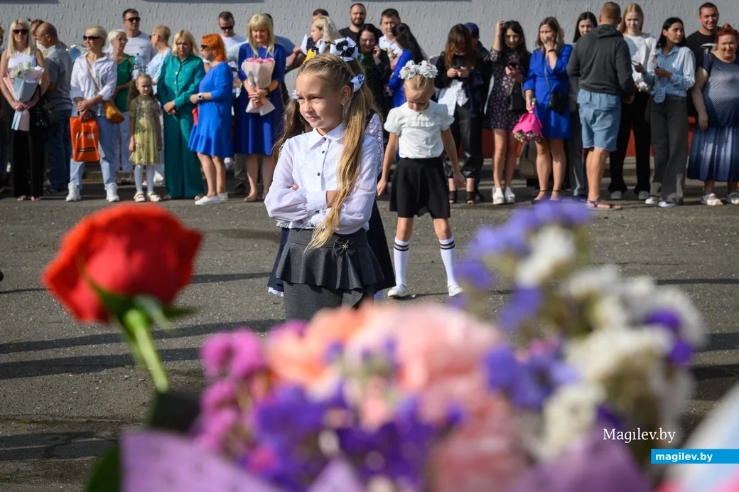 01.09.2023. Улица Минская, гимназия-колледж искусств г.Бобруйска. 1 сентября — День знаний