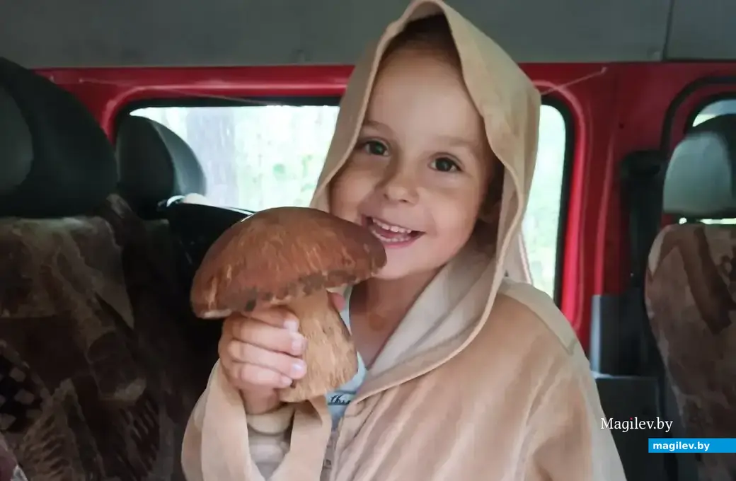 Подрастающее поколение грибников семьи Елинских.