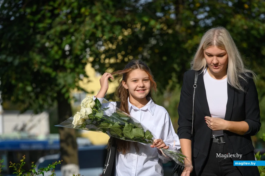 01.09.2023. Улица Минская, средняя школа №18. 1 сентября — День знаний