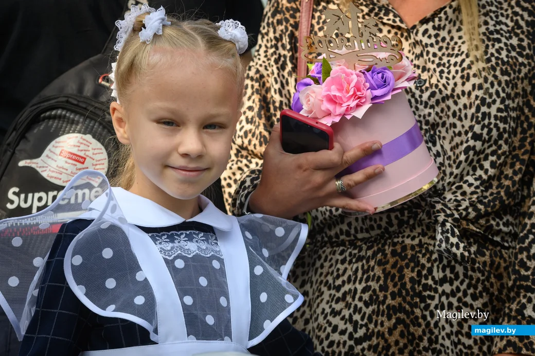 01.09.2023. Улица Минская, гимназия-колледж искусств г.Бобруйска. 1 сентября — День знаний