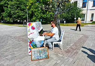 В Могилеве появились замечательные пианино, или Не ругайте пианиста, он играет, как умеет
