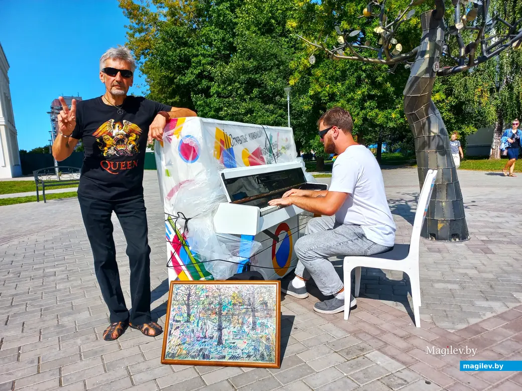 «Queen»: «Bohemian Rhapsody» и «The Show Must Go On». за пианино – Егор Мациков. Могилев, 03.09.2023 г.