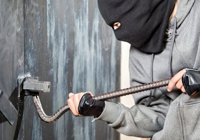 Могилевчанин попрощался с вещами на сумму 1700 рублей, хранившимися в его гараже