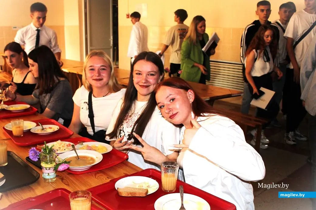 Сентябрь 2023г. Могилев, МГЭПТК. В столовой и буфете колледжа ежедневно питается 1,5 тысячи человек.