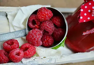 Чем обязательно нужно подкормить малину в сентябре: так поступают только опытные садоводы