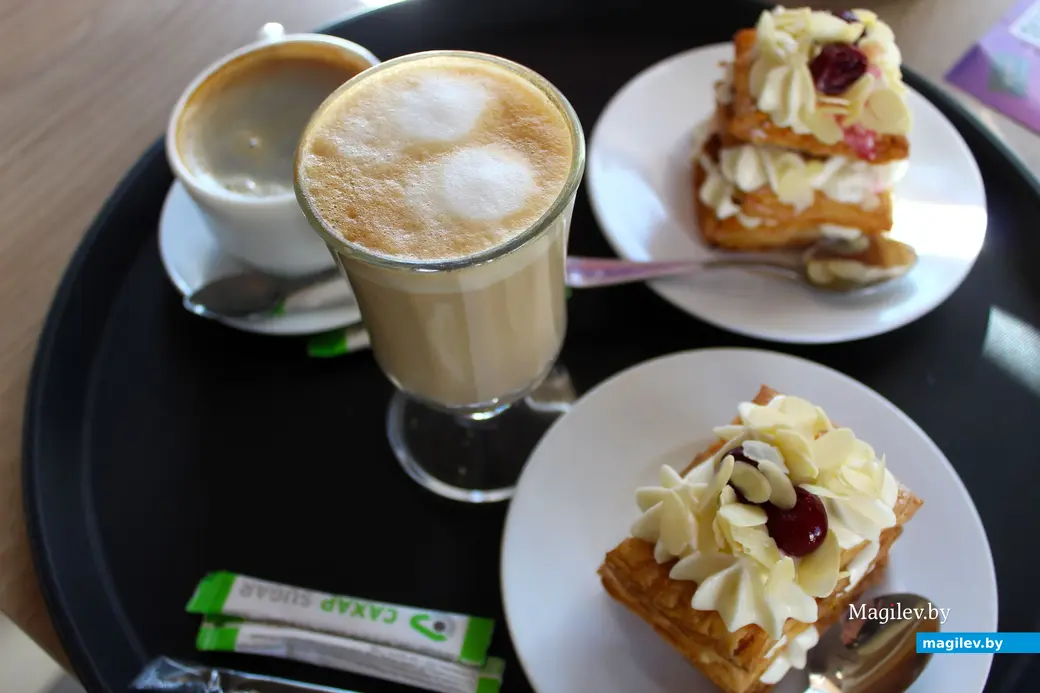 Кафе «Заўжды ЦІКAVА» в Могилеве: ул. Карла Маркса, 11 (под одной крышей с АЗС №99).