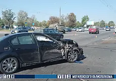 В Могилеве на Пушкинском проспекте столкнулись грузовик и легковушка (видео)