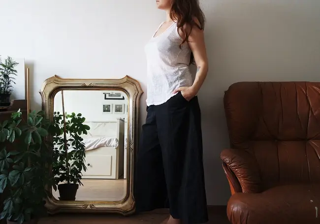 Для чего в квартире используется зеркальная отделка: стильный и современный тренд