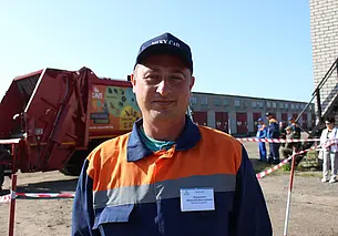 Виталий Жданович – лучший водитель мусоровоза на Могилевщине