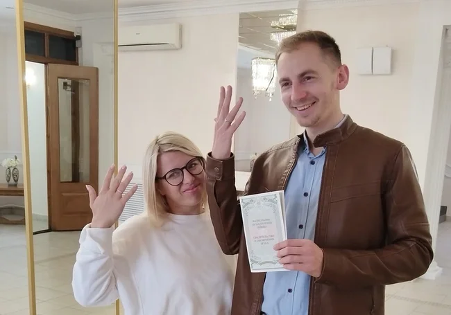 Познакомились на Мозгобойне  Чуть не спалили дачу  А потом она уехала жить в Италию