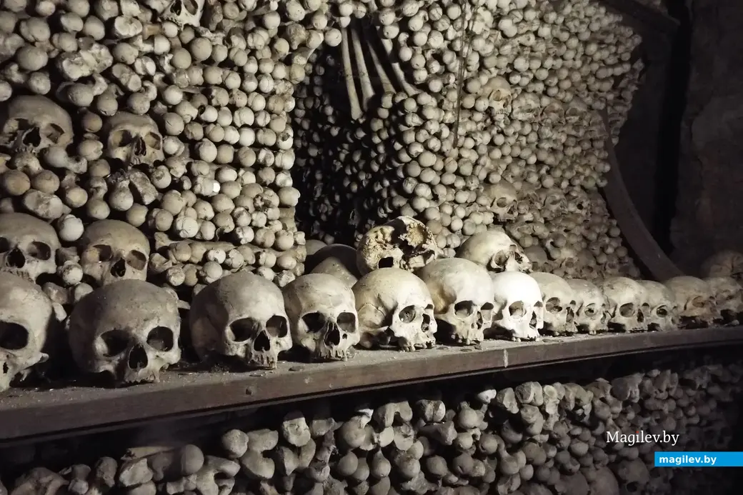 Внутри костела всех Святых.