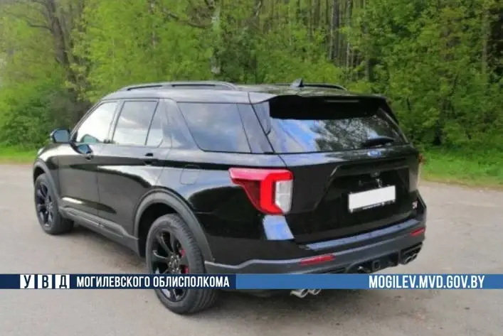 В Могилеве 58-летний мужчина отдал машину в автосервис, а получил обратно с повреждениями. Фото УВД Могилевского облисполкома.