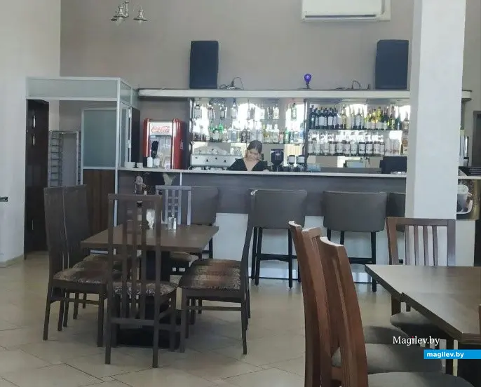 В субботу в ресторане было свободно.