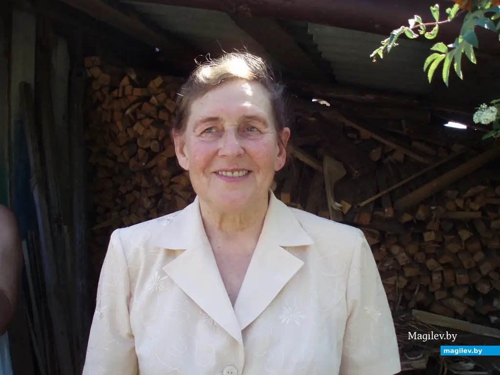 Зинаида Ивановна Коржова, учитель труда.