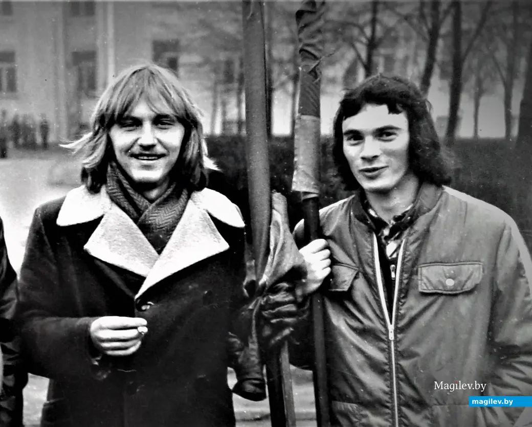 Андрей Самойлов (слева) на демонстрации. Могилев 1977 г.