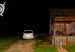 Многодетного отца в Горецком районе придавило автомобилем во время ремонта. Он погиб