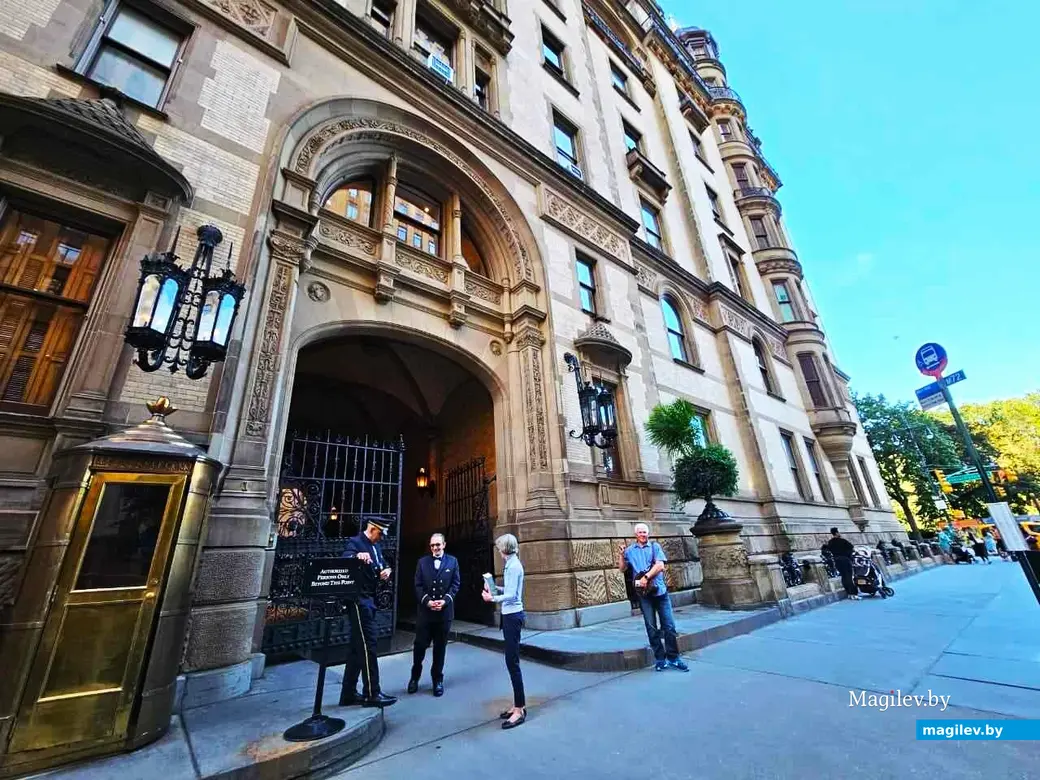 Зис у «Дакоты». Нью-Йорк, октябрь, 2023 г.